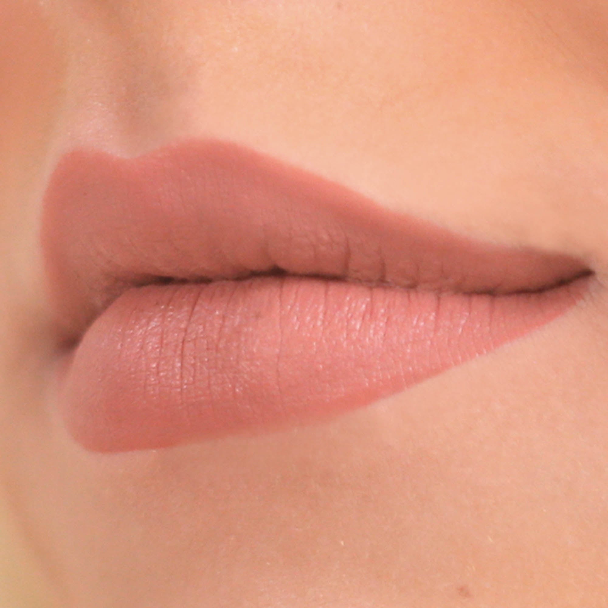 Nude Kiss