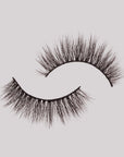 Dominique Ojitos Lashes